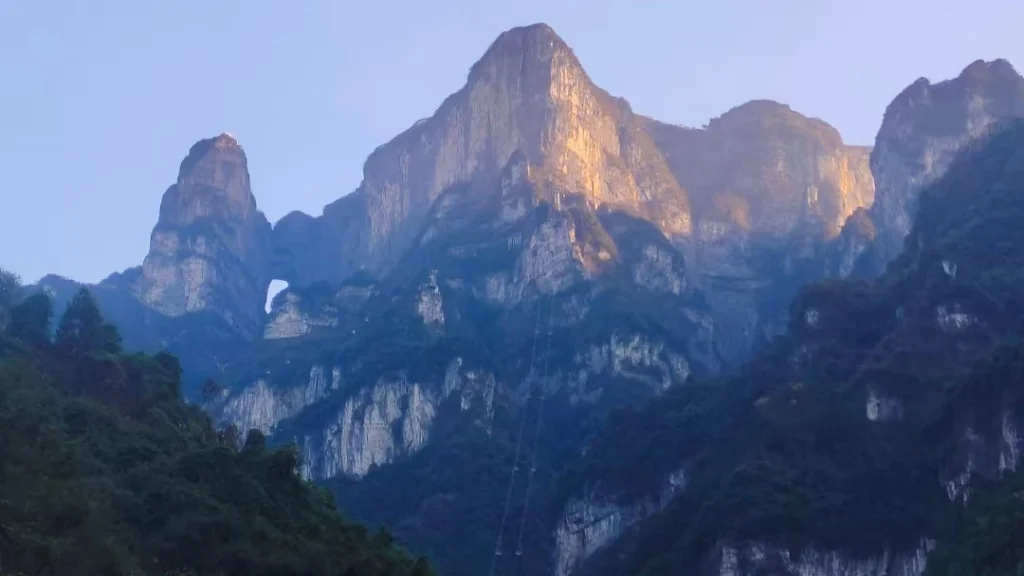 Шанхай-Чжанцзяцзе-Фэнхуан-Пекин 9 дней