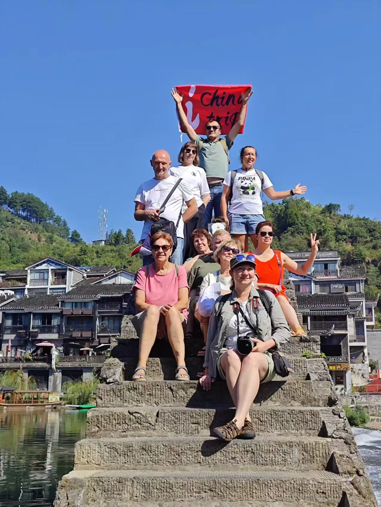 Tourists at fenghuang 2