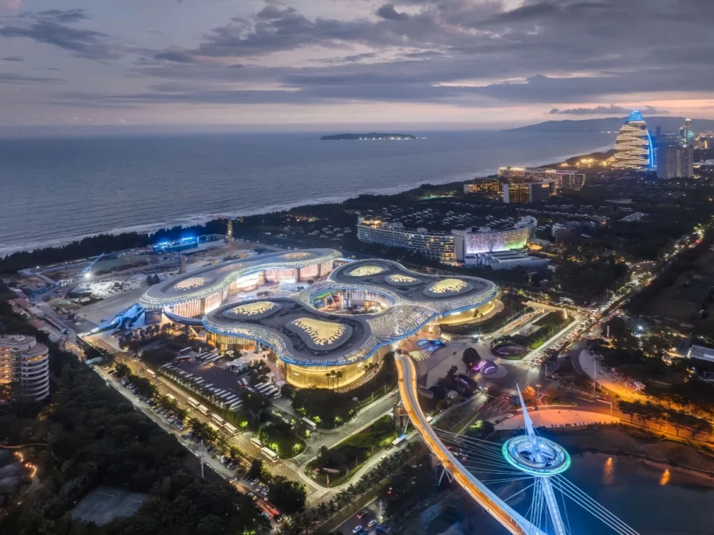 Международный центр беспошлинной торговли CDF в Санья