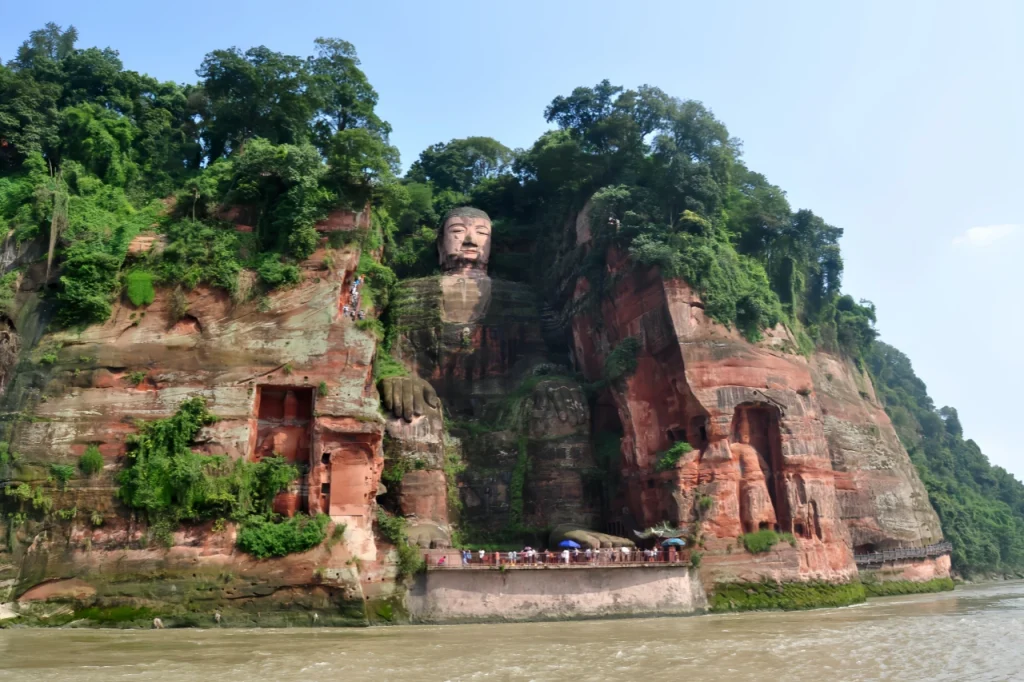 Большой будда в лэшане