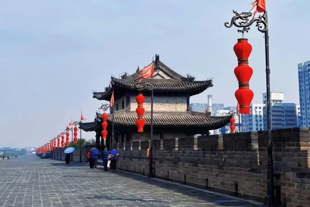 Старую Древнюю Городскую Стену