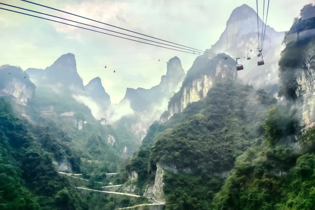 Канатная дорога на гору Гора тяньмэнь