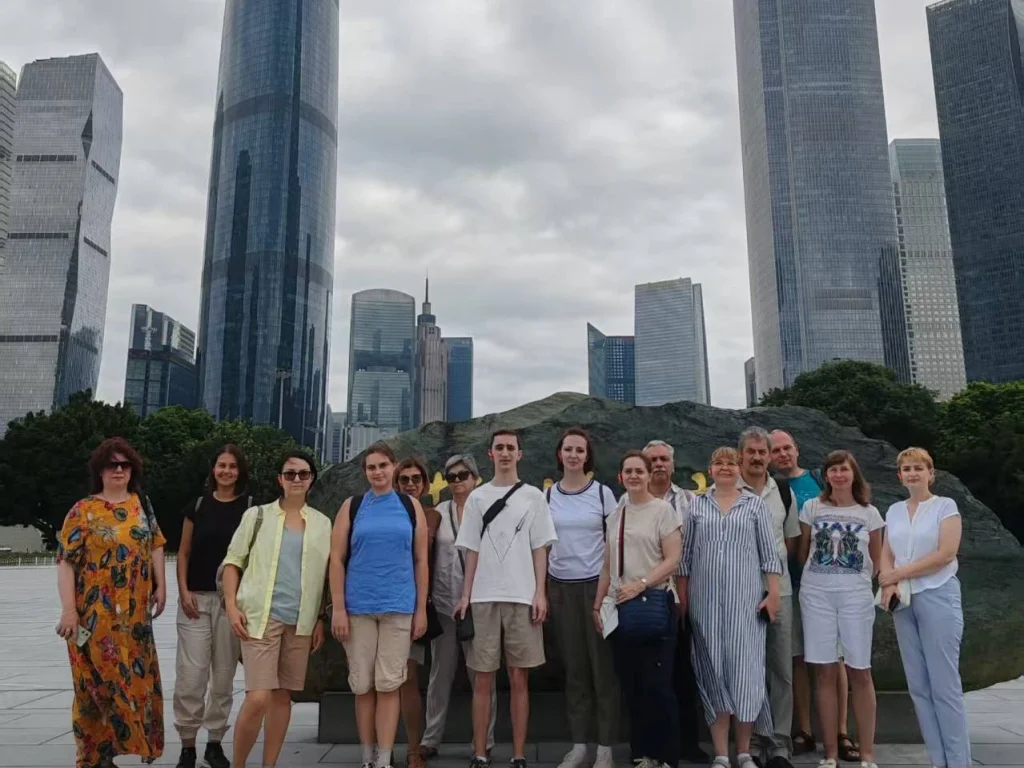 Площадь Хуачэн