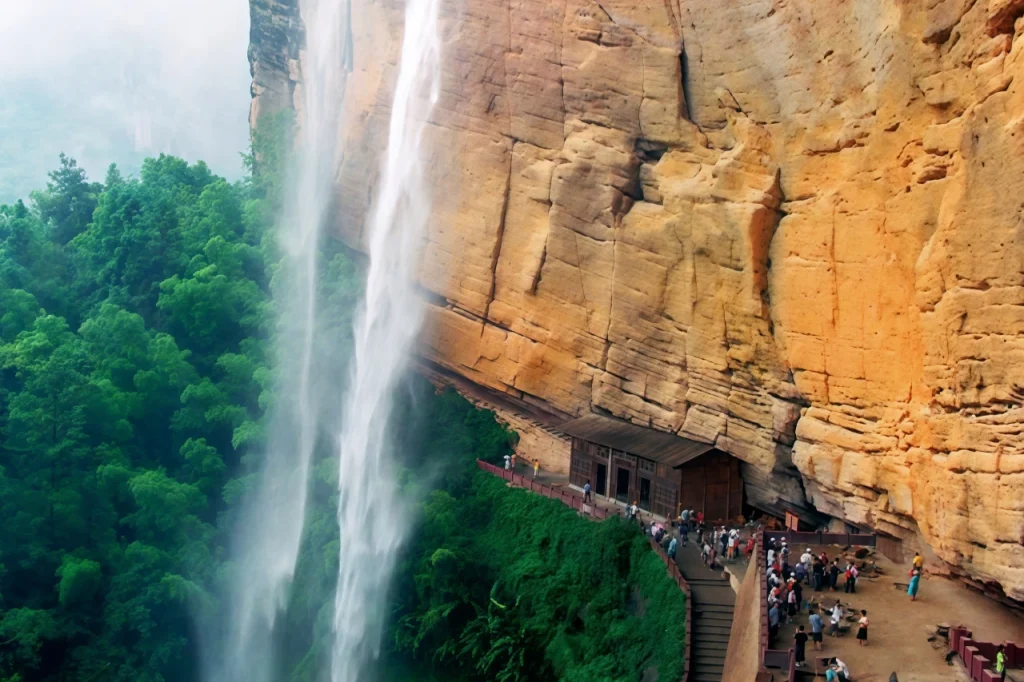 Пещера Водяного Занавеса