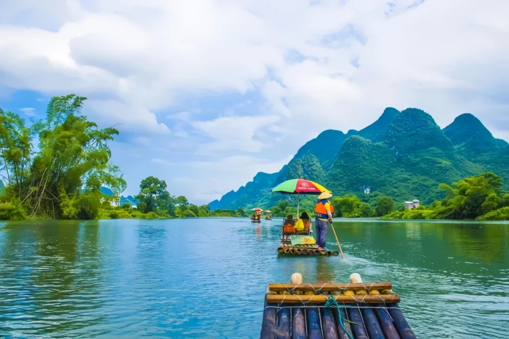 Бамбуковый плот по реке Лицзян