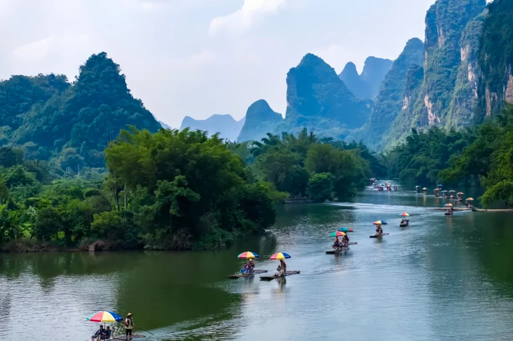 реке Ли на плоте