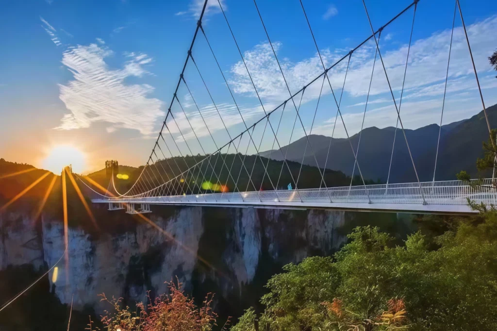 Стеклянный мост