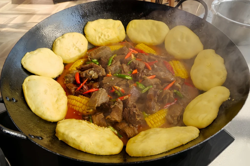 Тушеный гусь в чугунной кастрюле